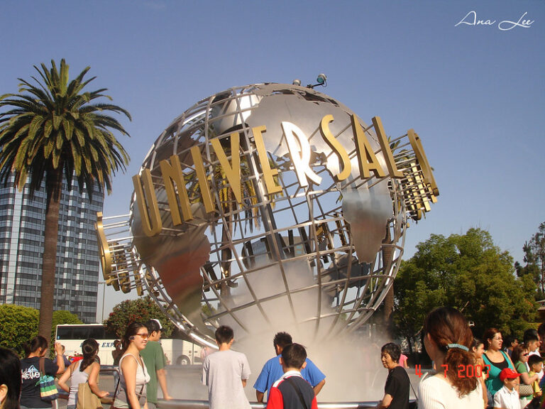 Add these stops when you rent a charter bus in Los Angeles